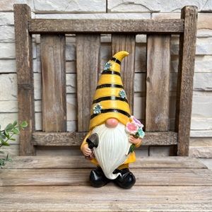 🆕 Bumble Bee 🐝 6" H Garden Gnome!